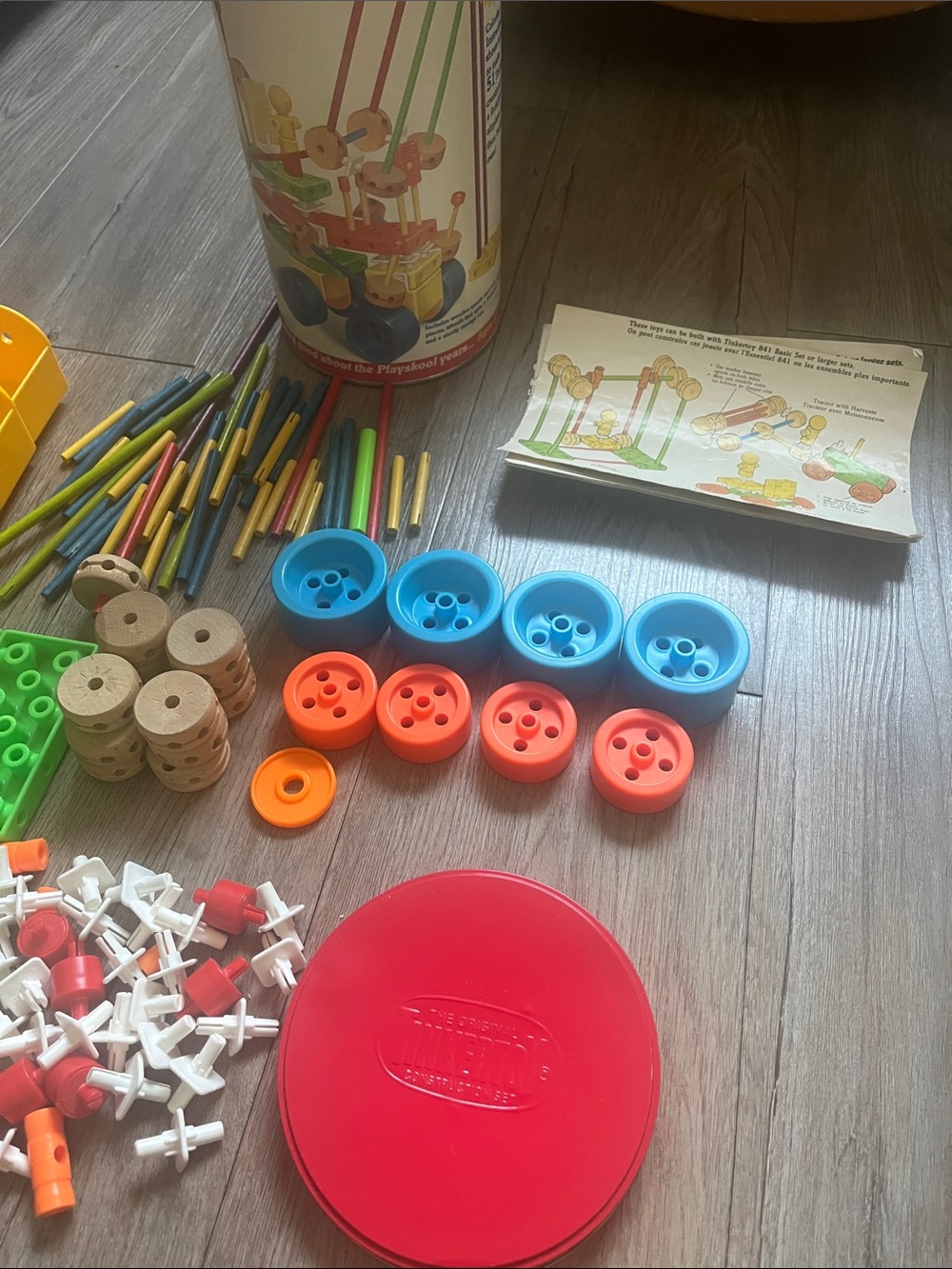 The Original Classic Playskool Tinkertoy Building Set - Multicolor - Picture 3 of 5